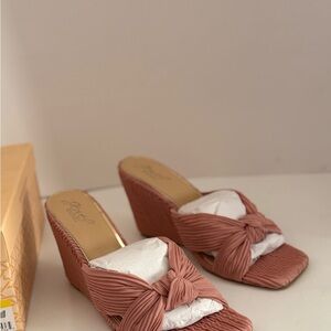 Jewel Badgley Mischka Rose Wedge Sandals Women’s 11